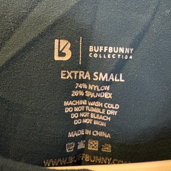 Buffbunny Collection Cropped Tank - Picture 3 of 3